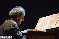 Concert de Pascal Comelade al Teatre l'Arxipèlag de Perpinyà 